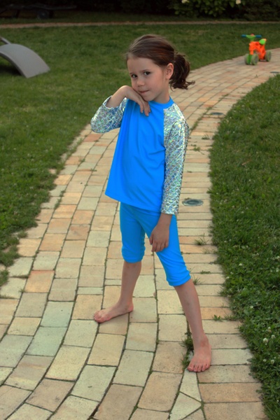 Детский купальный костюм (юбочка и кофточка и леггинсы синий с чешуйками) фото
