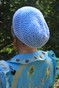 Шапочка Нити с плетенной сеткой ручной работы белая на голубой основе (форма Мини) nitiv-6 фото 4