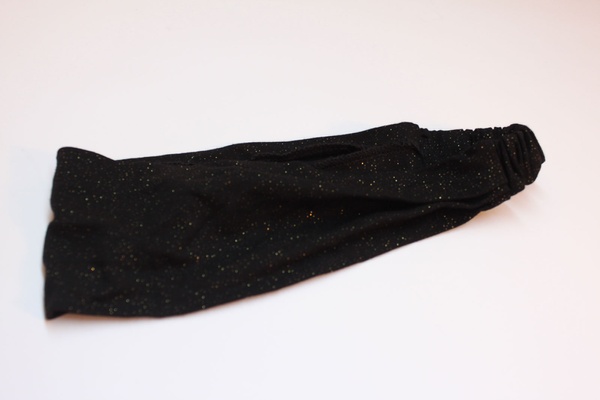 Черная повязка на резинке с люрексом фото