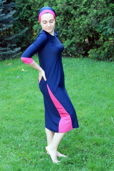 Купальна сукня пряма темно-синя зі вставкою фуксія фото