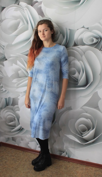 Домашнее платье голубое с белым принтом фото