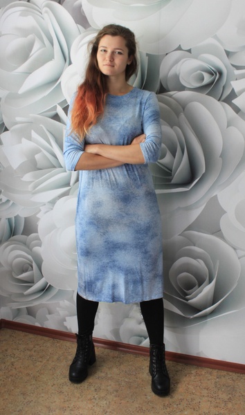 Домашнее платье голубое с белым принтом фото