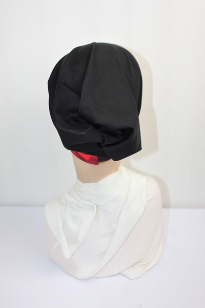Купальная шапочка Стандарт черная с разноцветным кантом фото