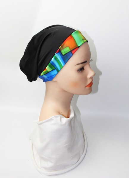 Купальная шапочка Стандарт черная с разноцветным кантом фото