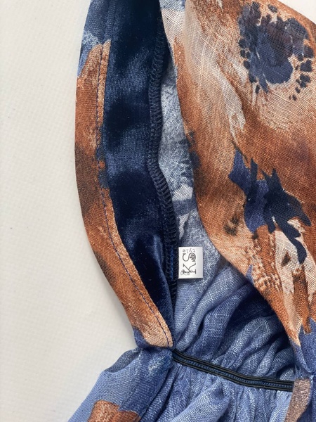 Бандана с имитацией платка синяя с принтом акварельные цветы фото