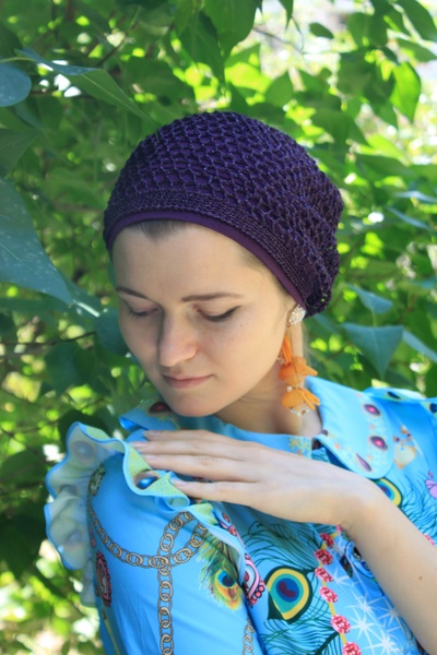 Шапочка Нити с плетенной сеткой ручной работы фиолетовая на сиреневой основе (форма Мини) фото