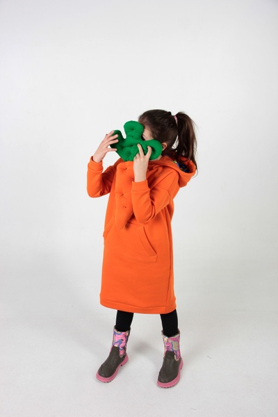 Оранжевое детское платье-худи с начесом с подкладкой "Лего" в капюшоне фото